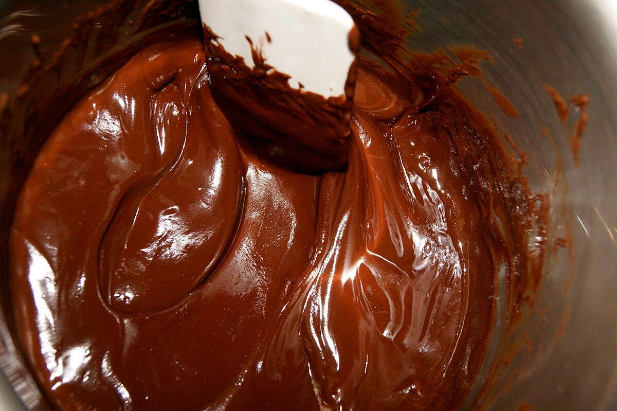 recette Gâteau Framboise/ chocolat et son Miroir au chocolat