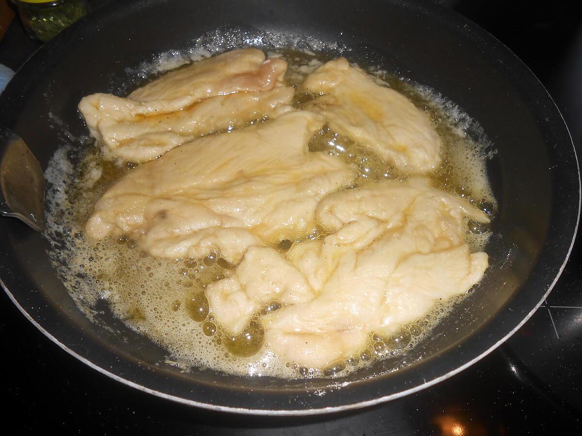 recette SCALOPPINE DE POULET SAUCE CREMEUSE AU CITRON ET CAPRES