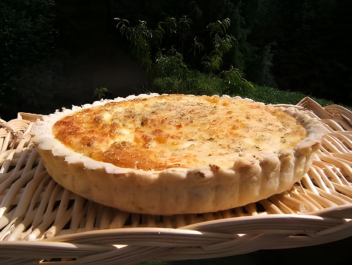 recette Tarte chaude à l'émietté de crabe sur une pate brisée maison au sésame dorée