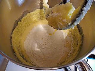 recette Layer cake aux ballons citron framboise