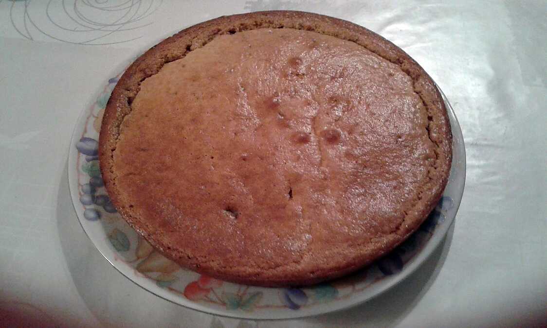 Gâteau moelleux aux poires, amandes et pépites de chocolat