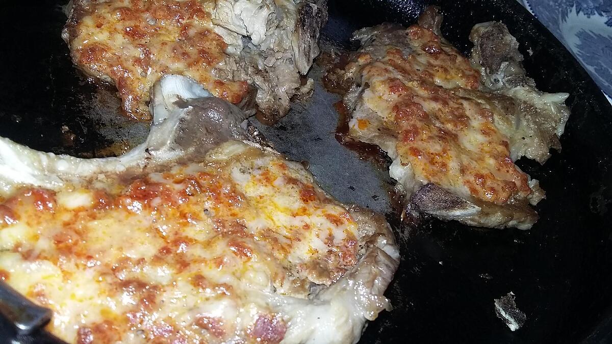 recette Côtes de porc gratinés au chorizo et fromage a raclette