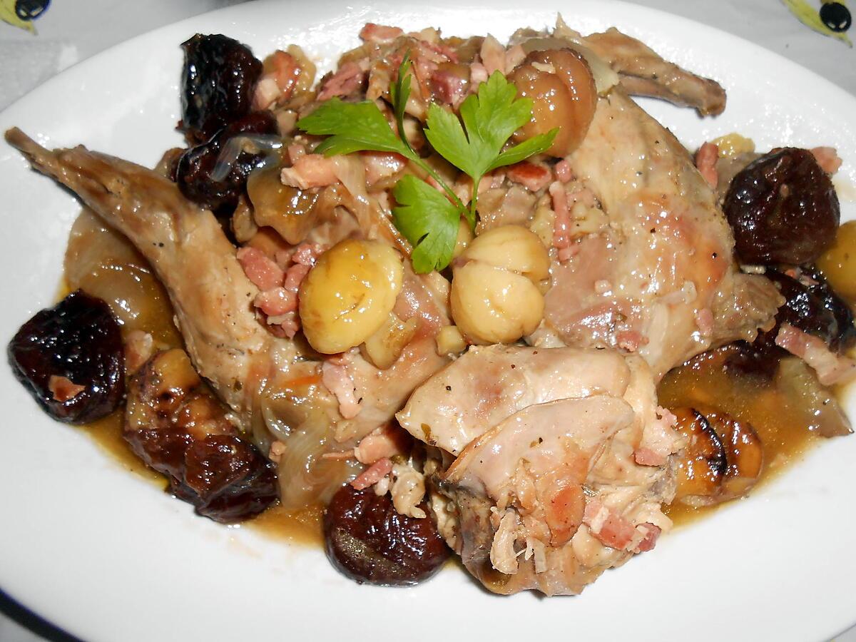 recette RAGOUT DE LAPIN AUX CHATAIGNES ET PRUNEAUX