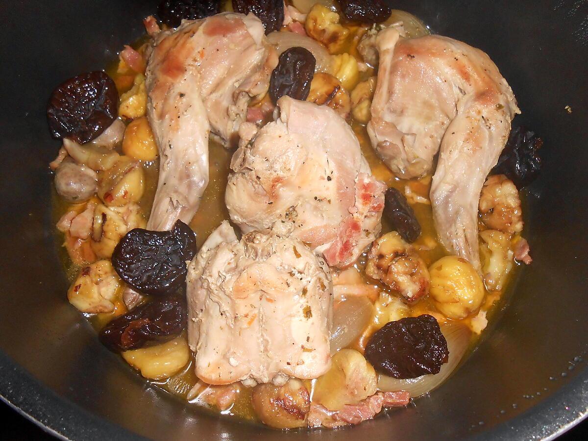 recette RAGOUT DE LAPIN AUX CHATAIGNES ET PRUNEAUX