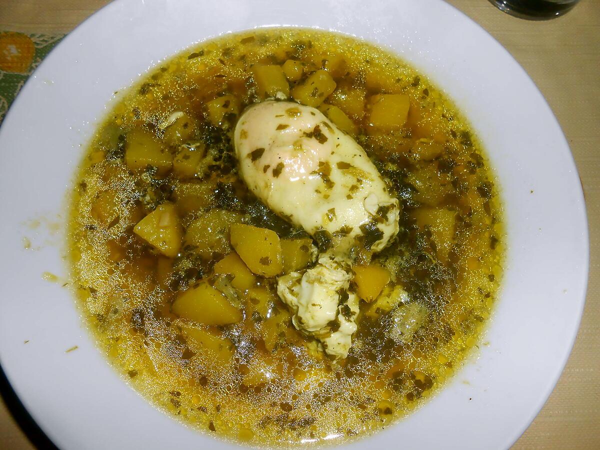 recette SOUPE AU PERSIL POMMES DE TERRE SAFRAN ET OEUFS