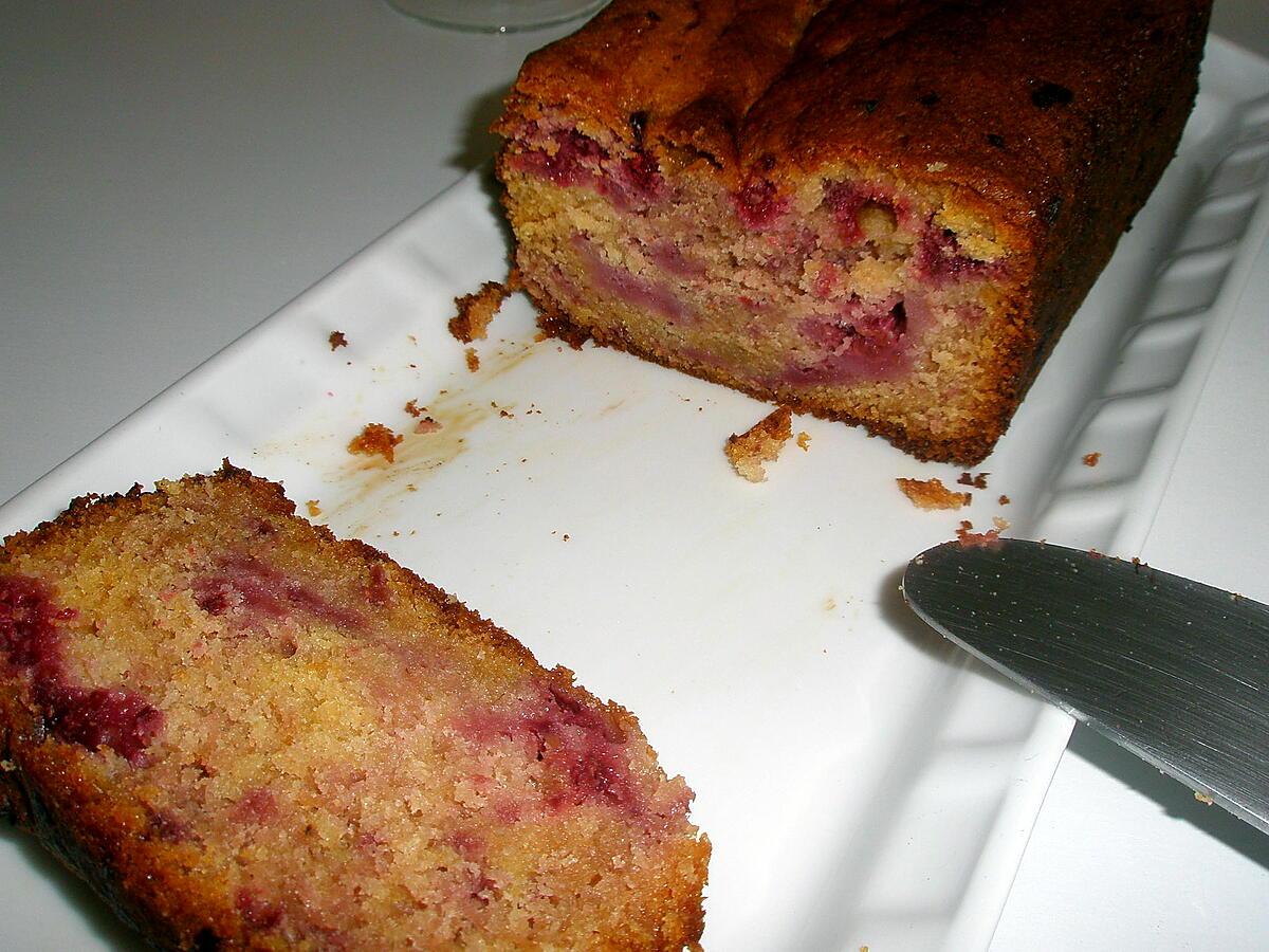 recette Cake aux framboises et chocolat blanc