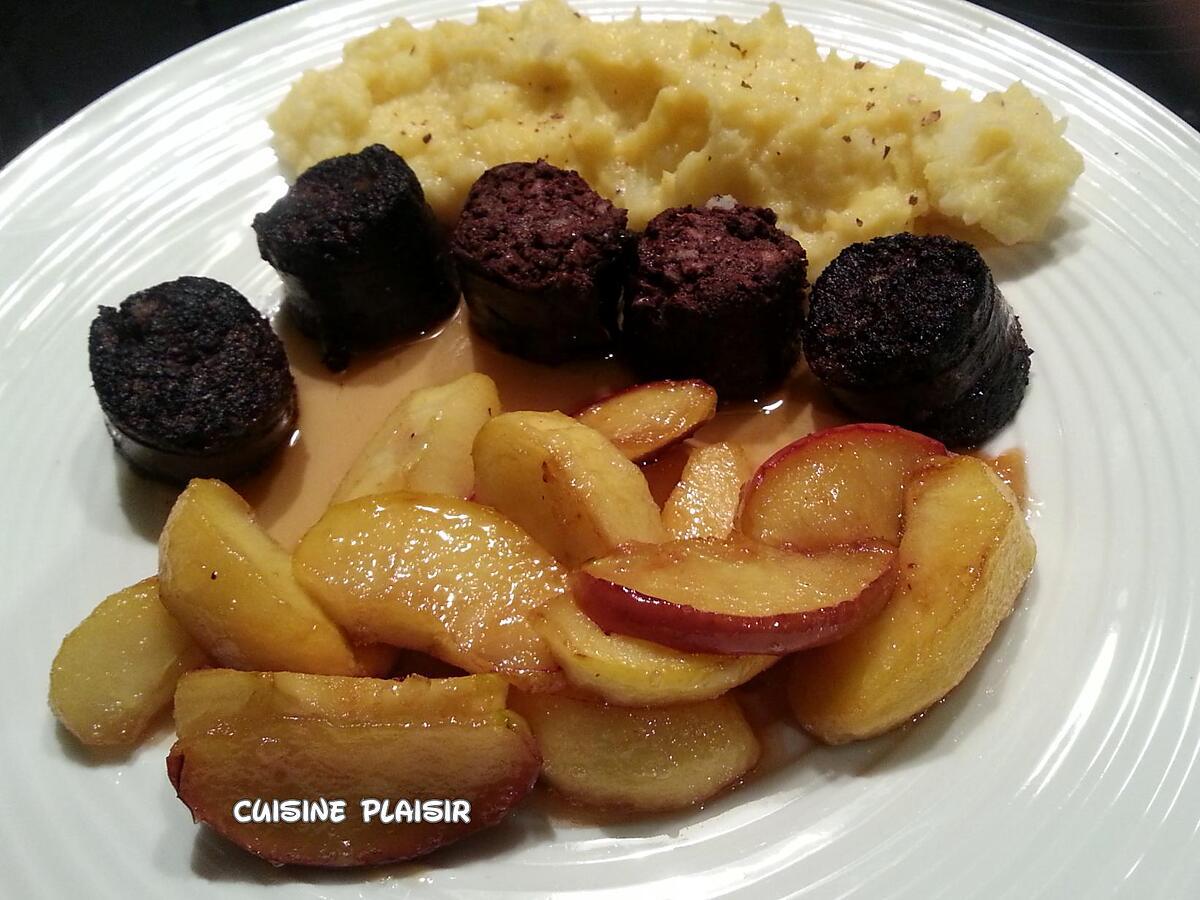 recette Boudin noir, pommes caramélisées et purée de Pdt