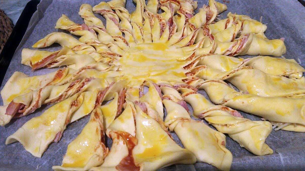 recette Feuilleté soleil tomate,jambon,gruyère