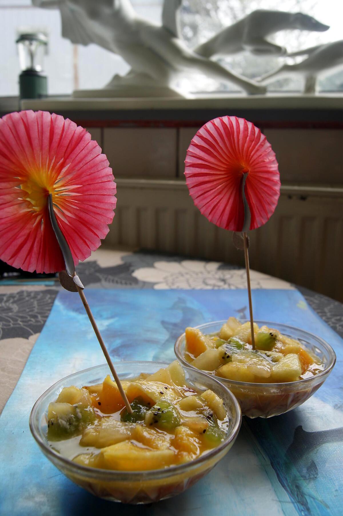 recette Salade de fruits sur lit de fromage blanc aromatisé