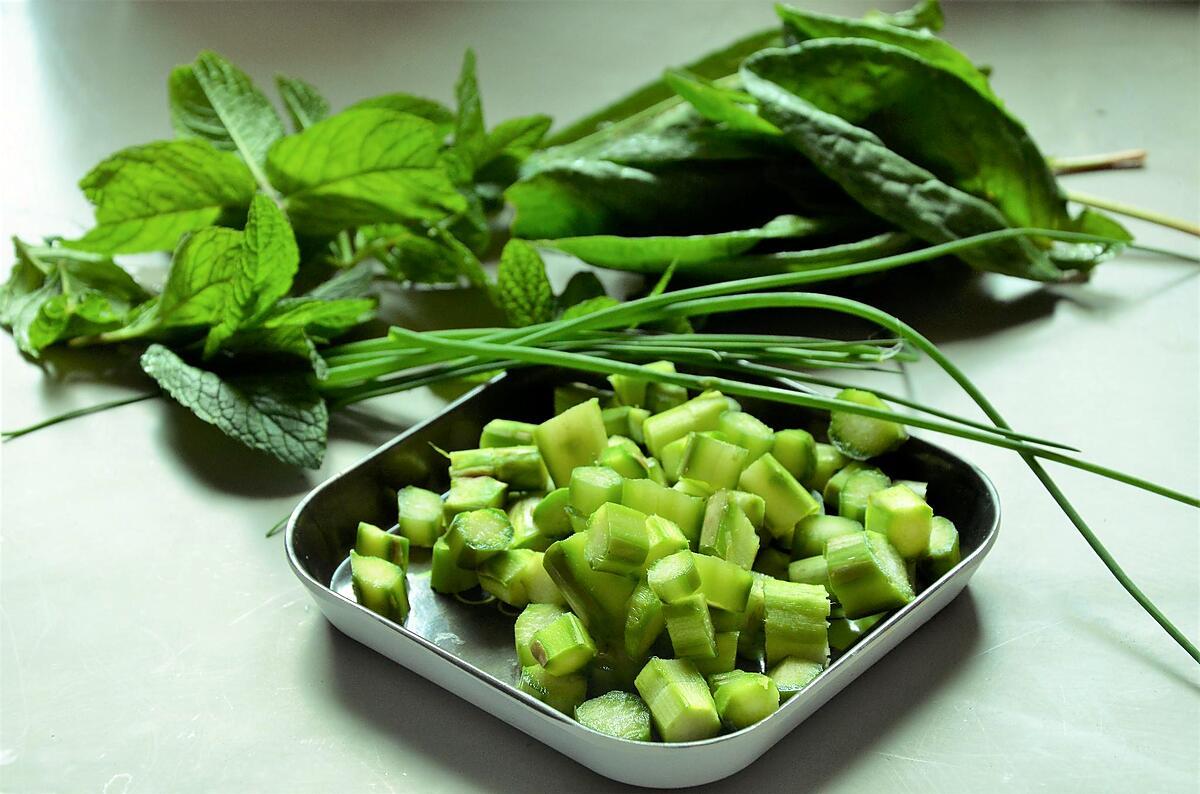 recette Tarte de printemps aux asperges vertes, oseille et menthe du jardin