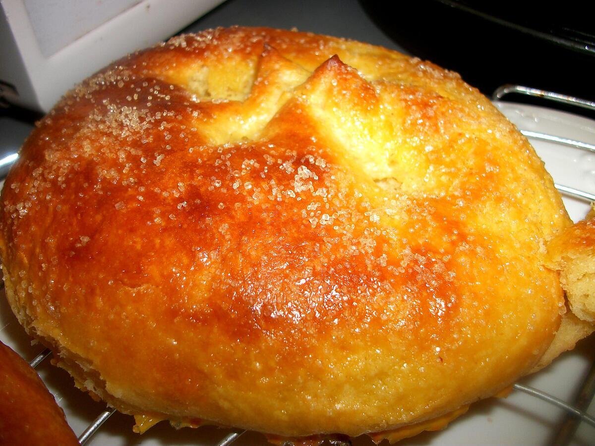 recette BRIOCHE MOELLEUSE ET SAVOUREUSE PUR BEURRE .