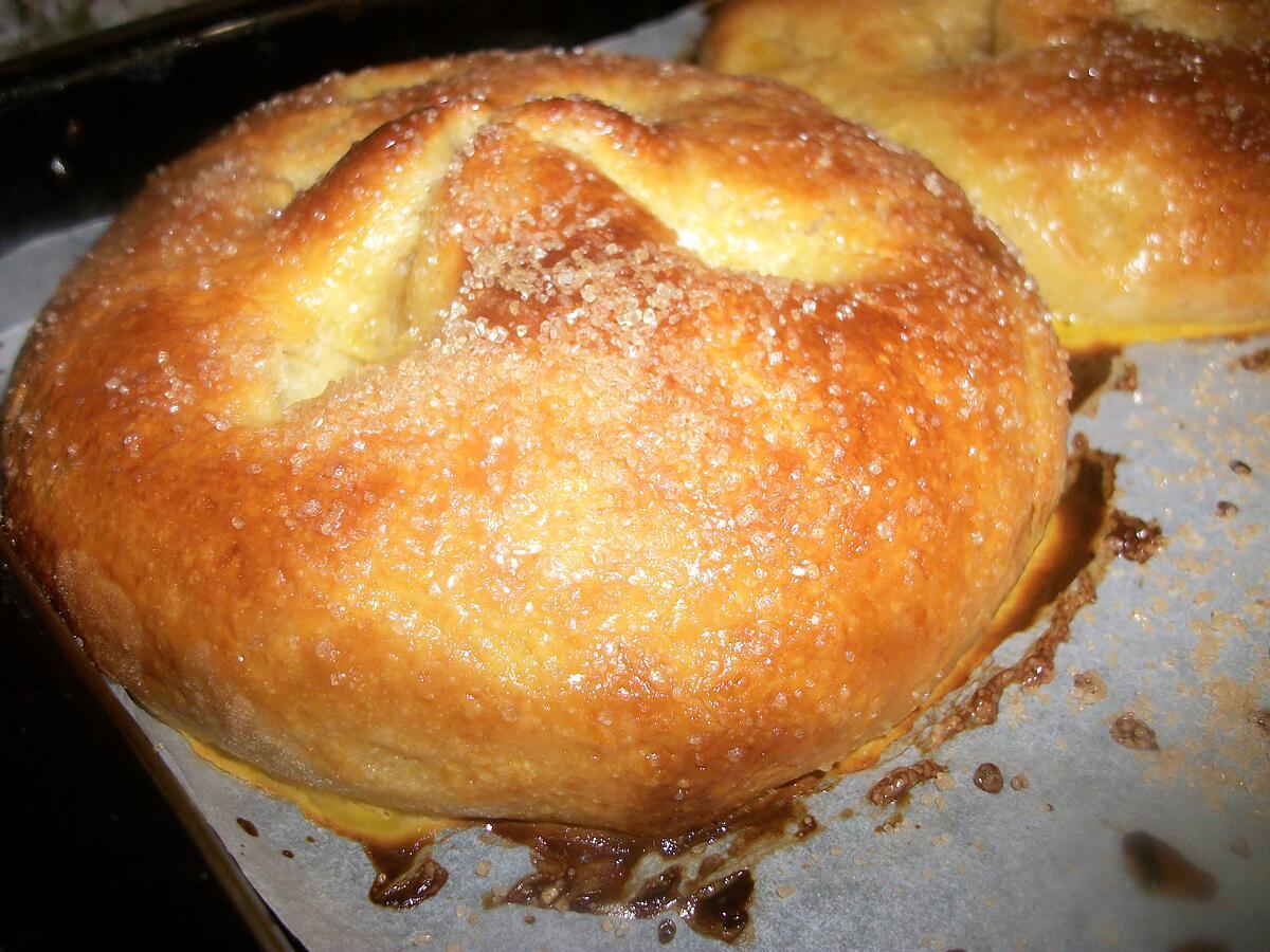 recette BRIOCHE MOELLEUSE ET SAVOUREUSE PUR BEURRE .