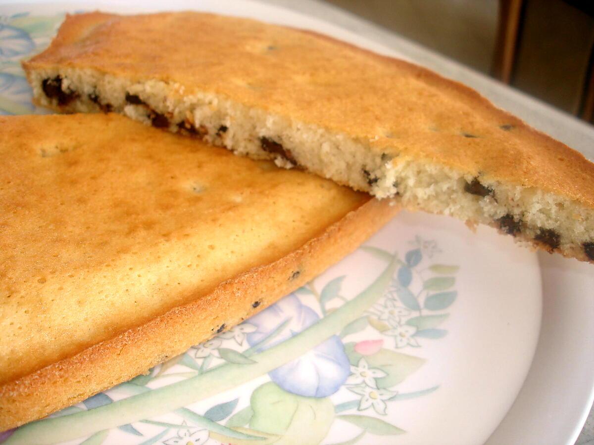 recette Financier géant à la noix de coco et aux pépites de chocolat