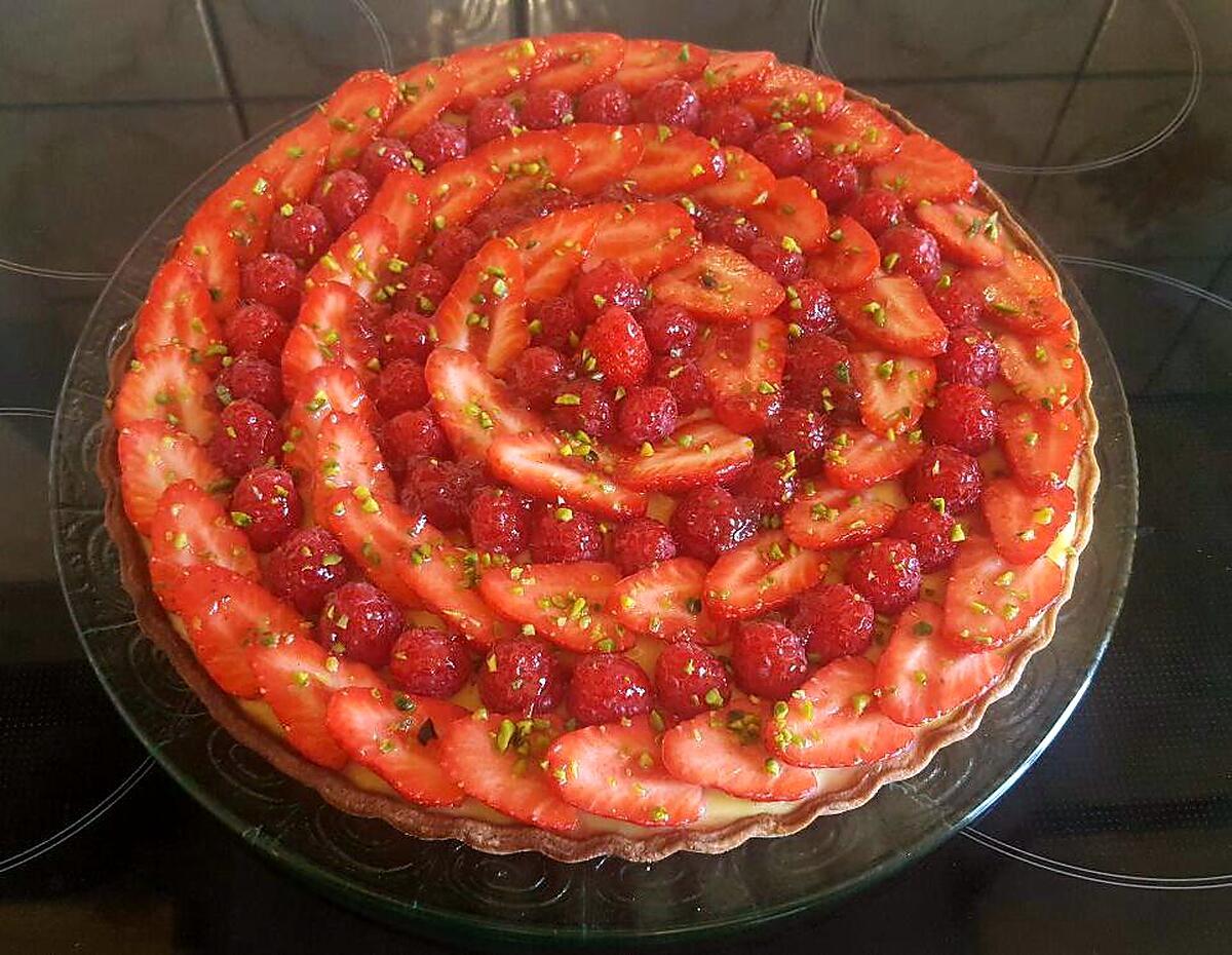 recette Tarte aux fruits rouges avec crème  amandine et crème pâtissière.