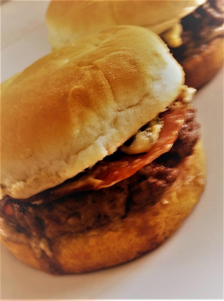 recette Hamburger sauce au poivre et fourme d'Ambert