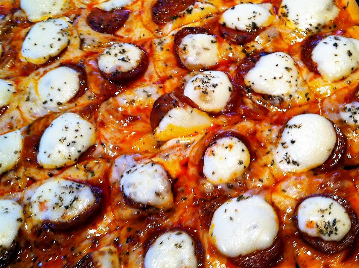 recette Pizza apéritive mozzarella et chorizo