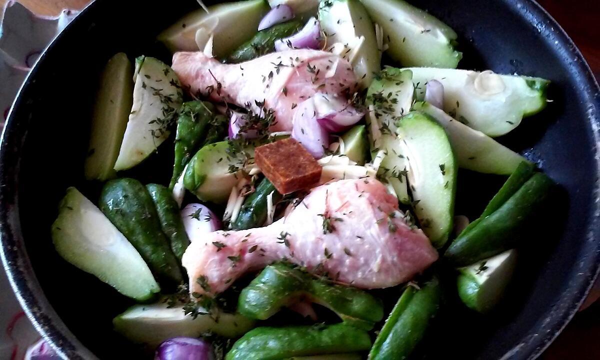 recette POULET PILONS AUX CHOUCHOUX  (christophine / chayote ) cuit à l'étouffé .