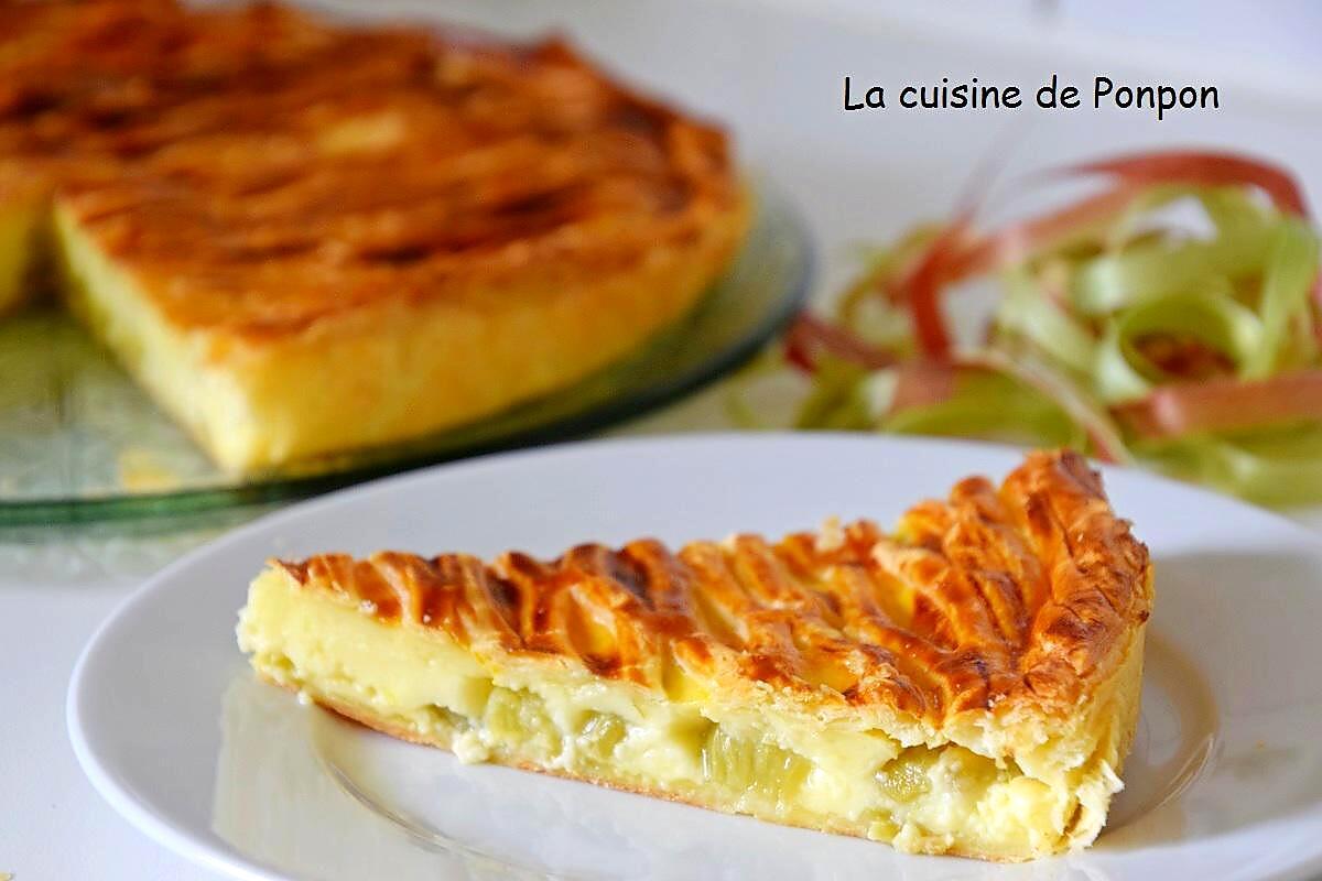 recette Tarte savoureuse à la rhubarbe parfumée à la vanille