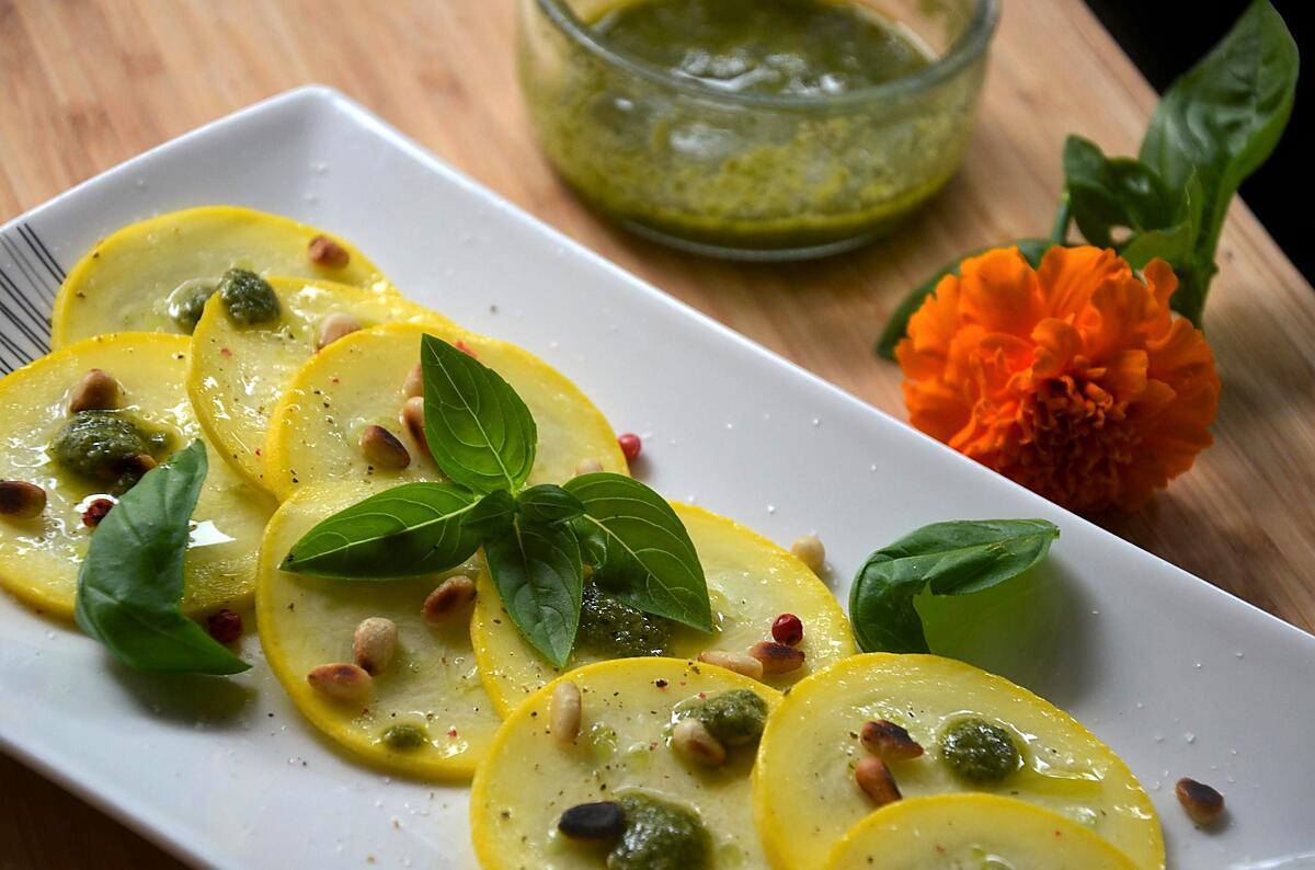 recette Carpaccio de courgettes au pesto basilic orties