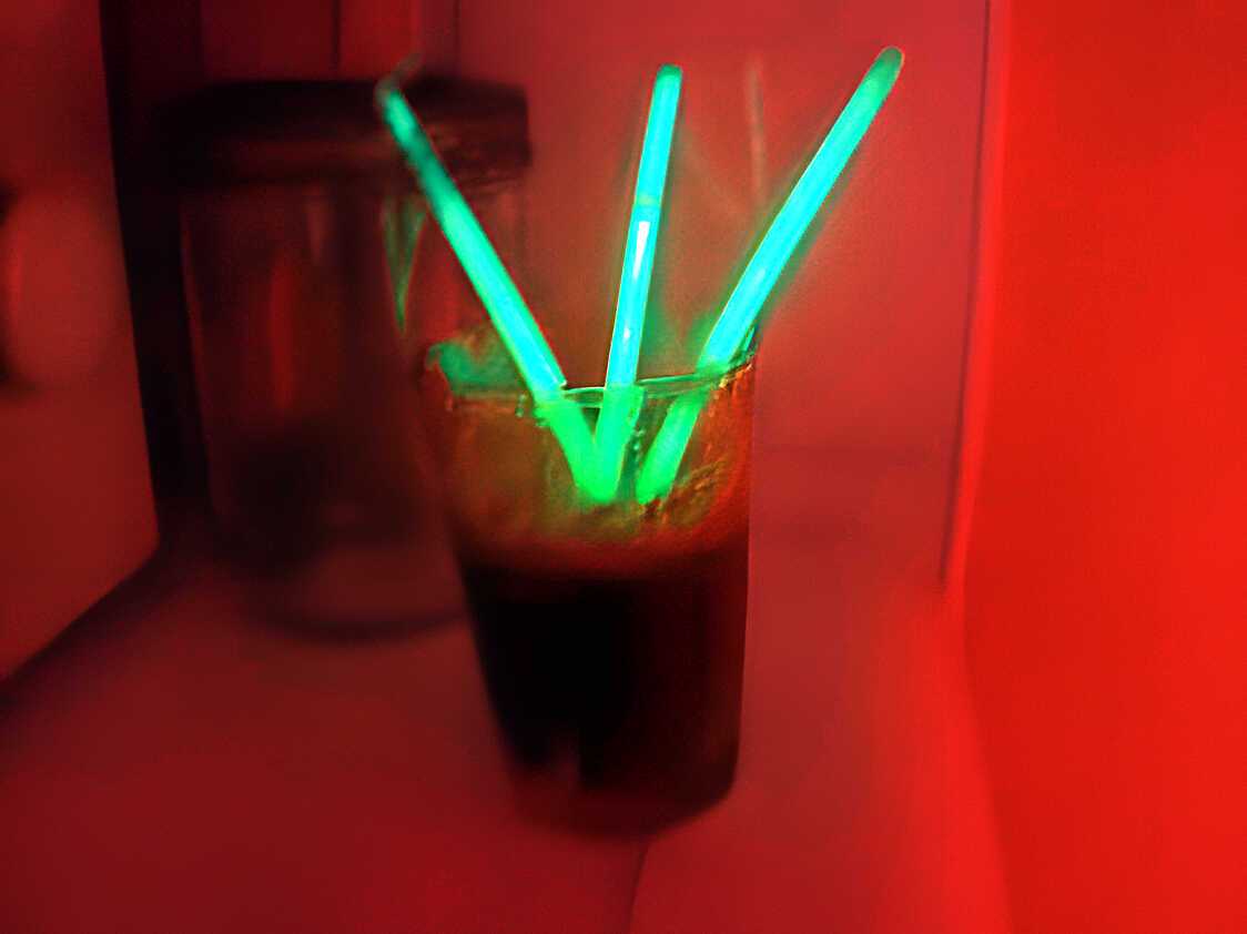 Coca sur lit de lait et fraise