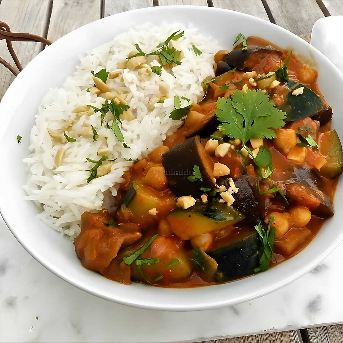 Curry de légumes végétalien au lait de coco