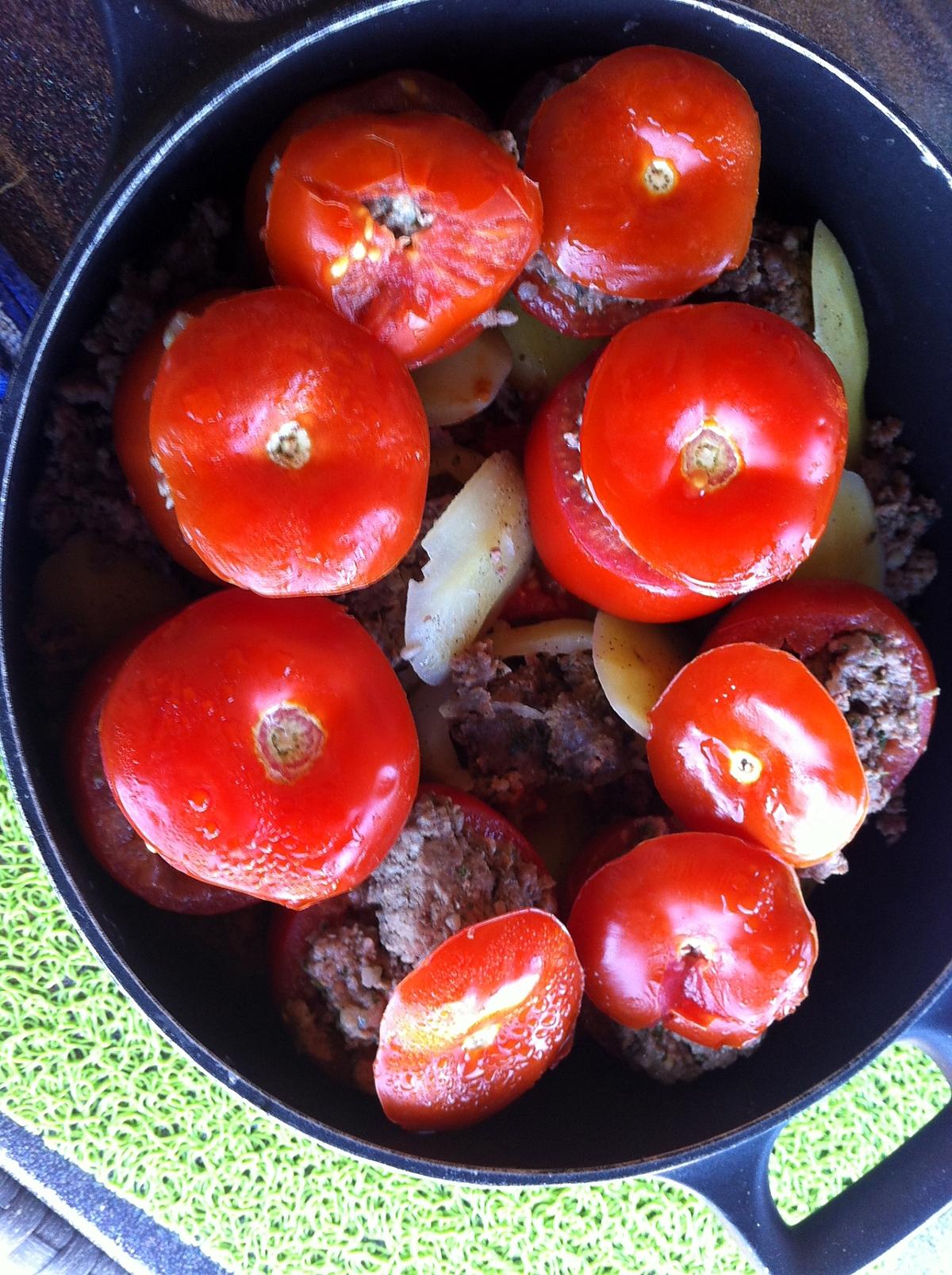 recette Pommes de terre et tomates farcies en cocotte