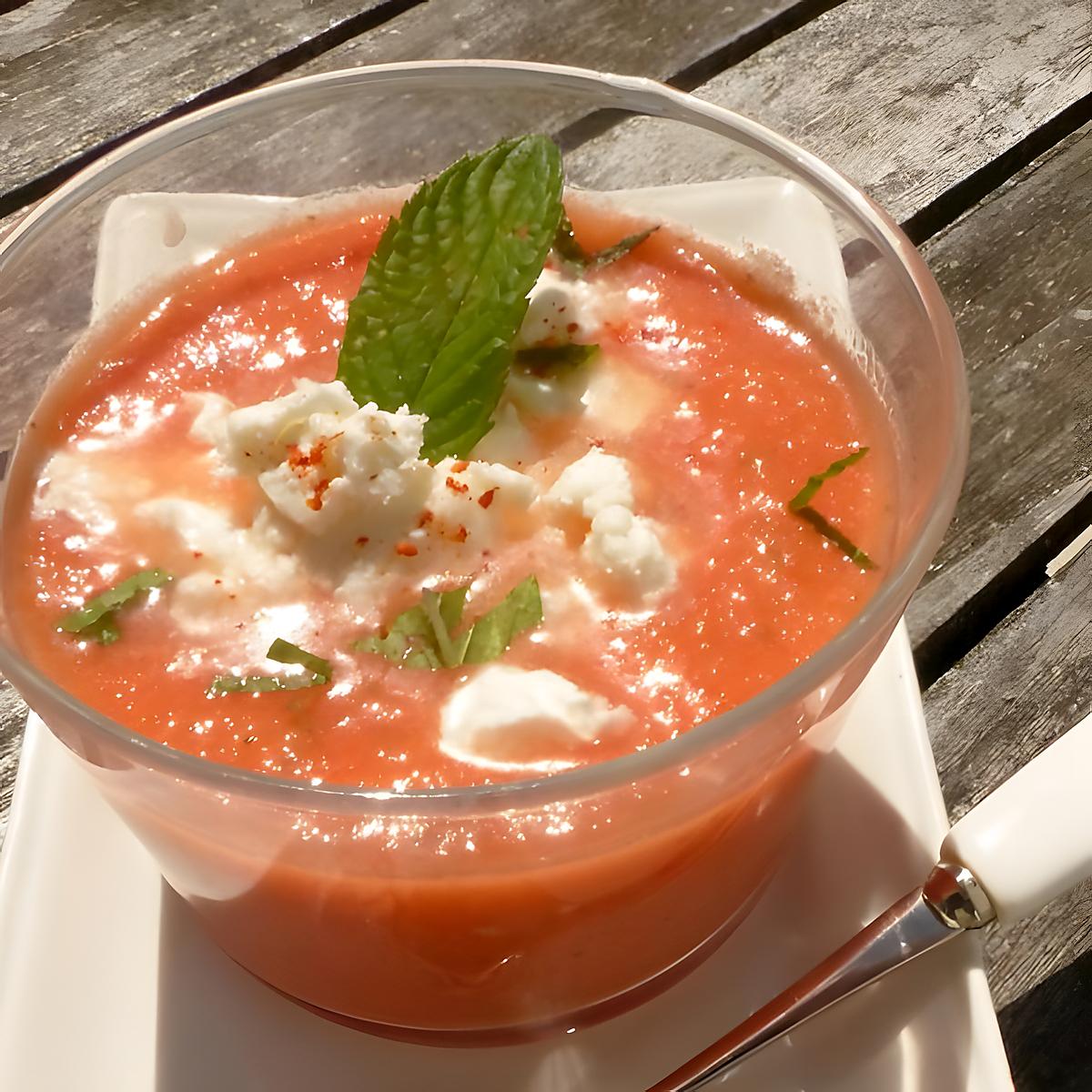recette Soupe froide tomate, pastèque, menthe et feta