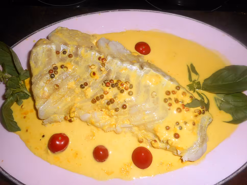 recette Dos de cabillaud sauce cremeuse au safran et baies roses