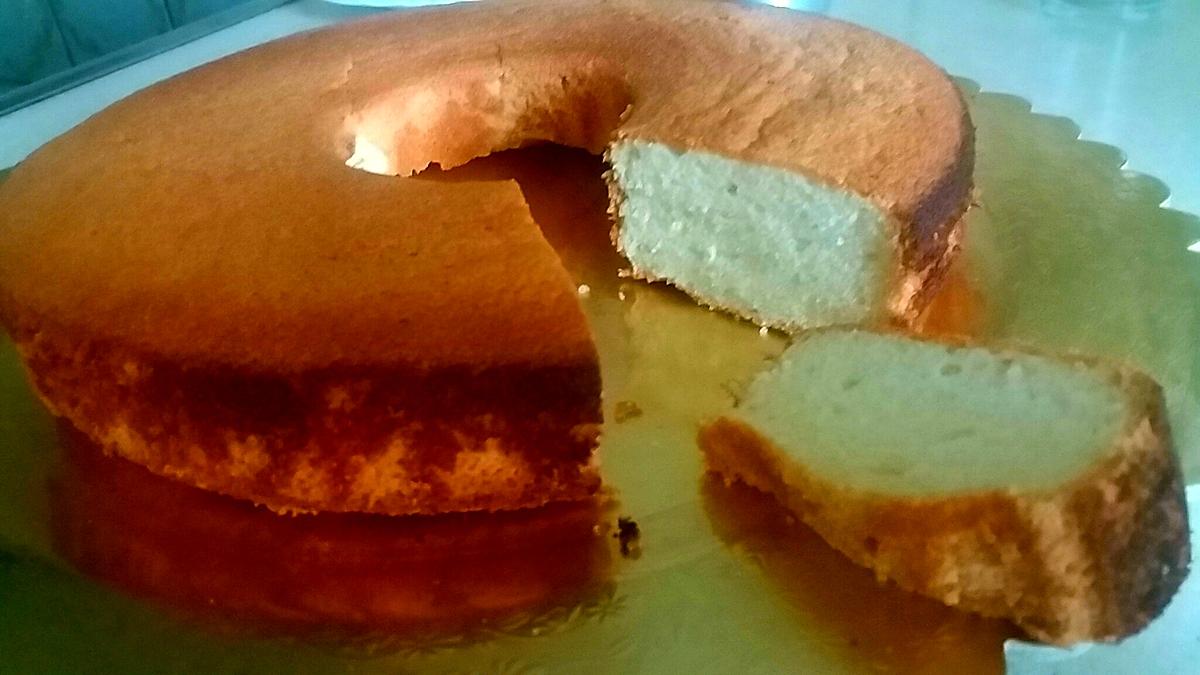 recette Gateau moelleux  avec blancs d'oeufs