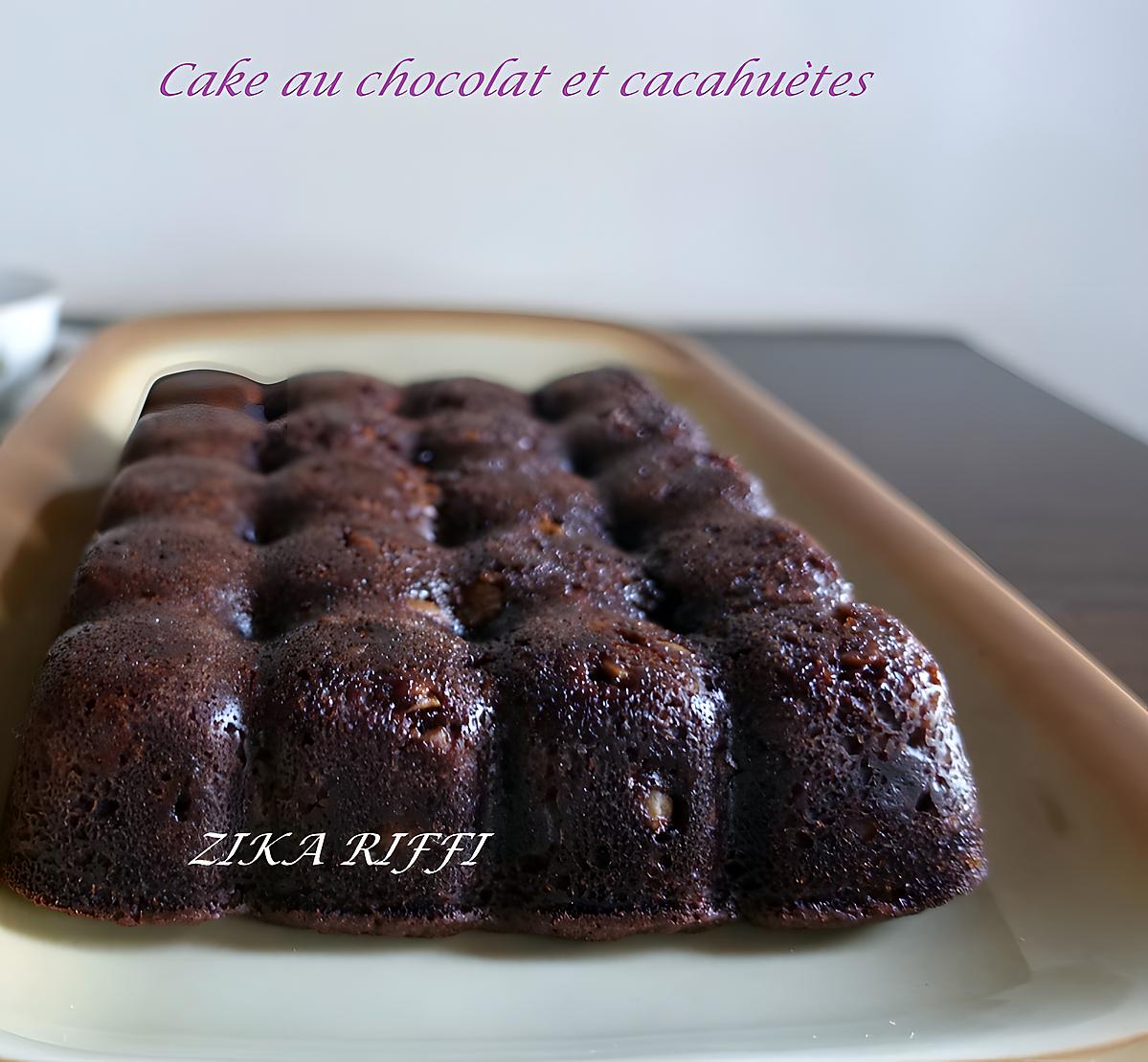 recette CAKE AU CHOCOLAT ET AUX CACAHUÈTES