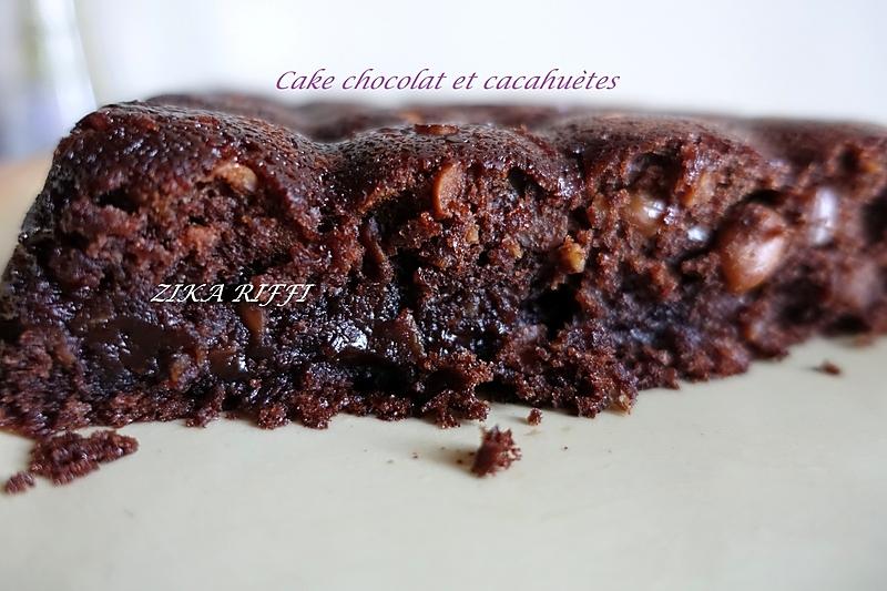 recette CAKE AU CHOCOLAT ET AUX CACAHUÈTES