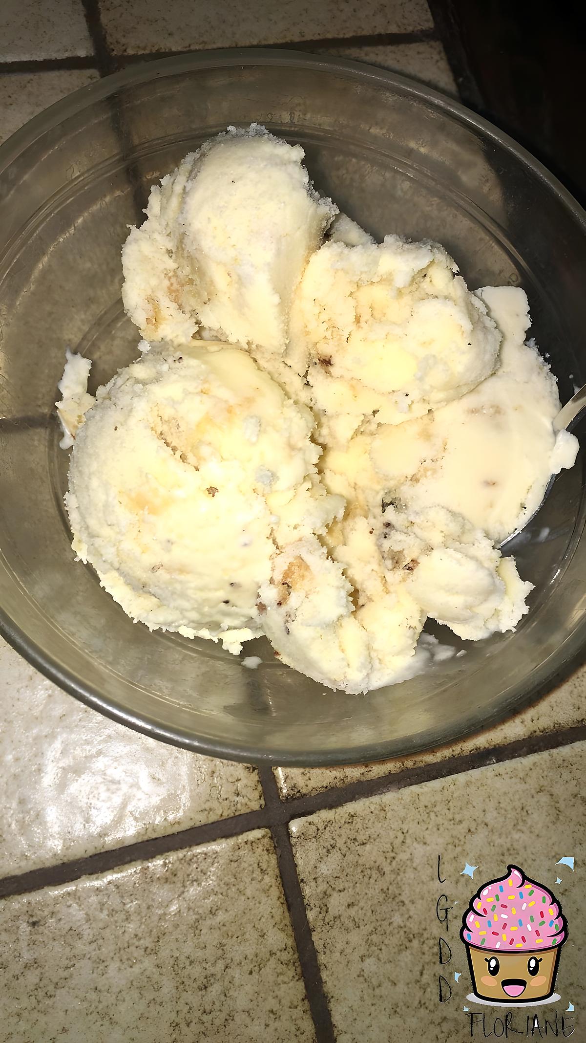 recette GLACE À LA VANILLE AUX ÉCLATS DE COOKIES.