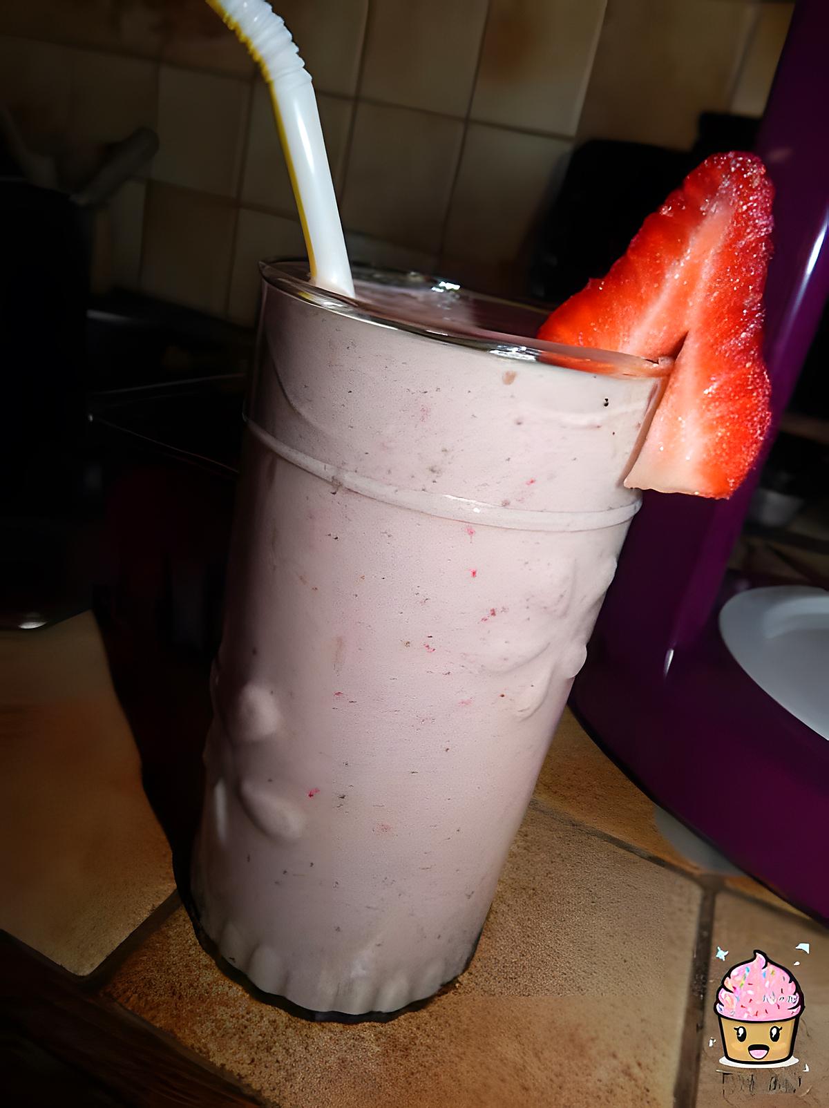 recette MILKSHAKE À LA FRAISE ET À LA BANANE.