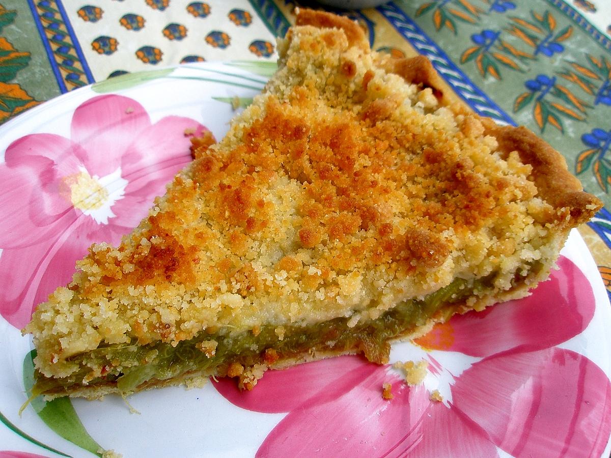 recette Tarte amandine à la rhubarbe façon crumble