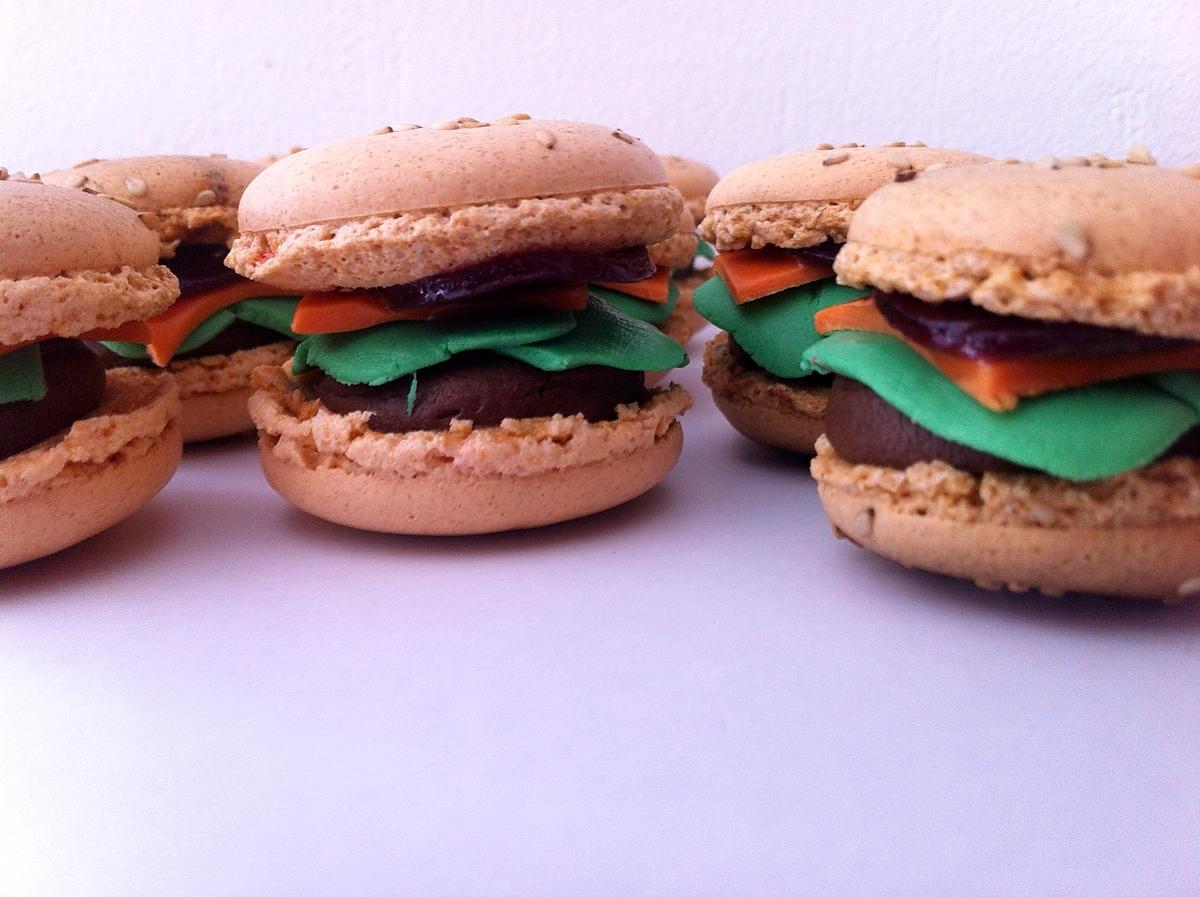 recette Macarons "burger" chocolat-framboise