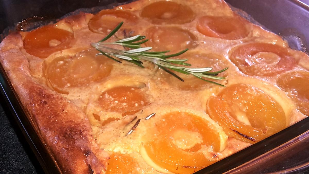 recette Clafouti abricots romarin à la vergeoise ultra rapide