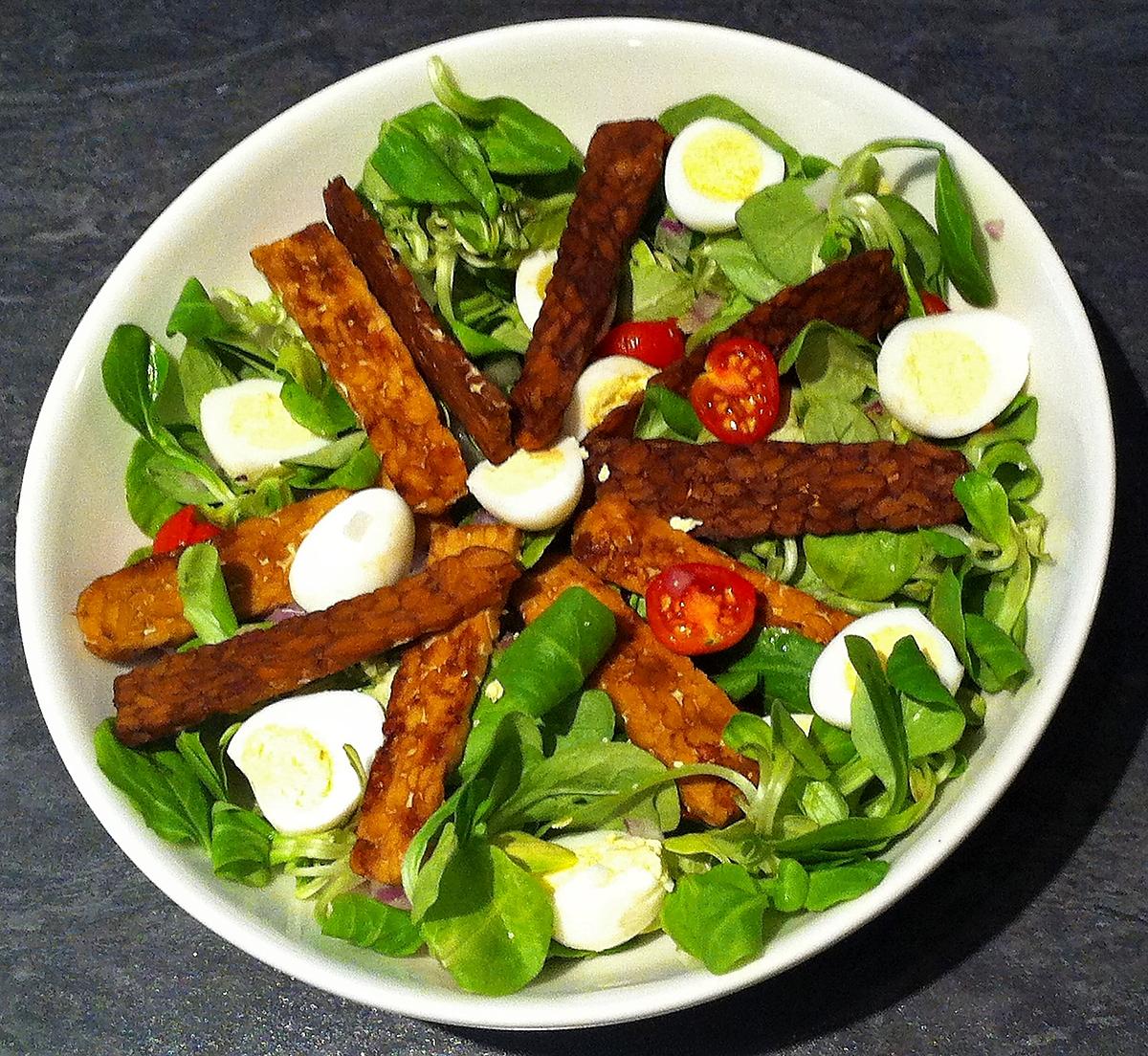 recette Salade de mâche, oeufs de cailles et tempeh snacké