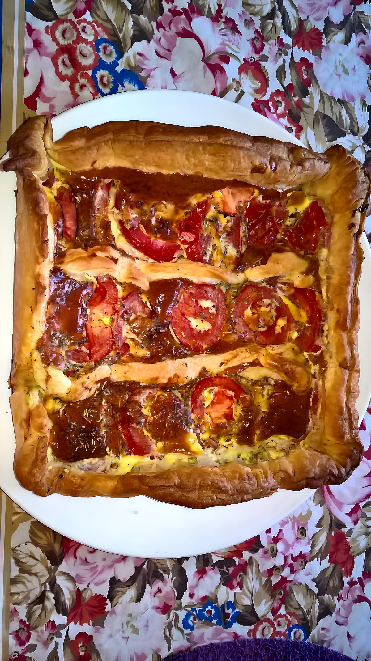 recette QUICHE JAMBON - FROMAGE - TOMATES