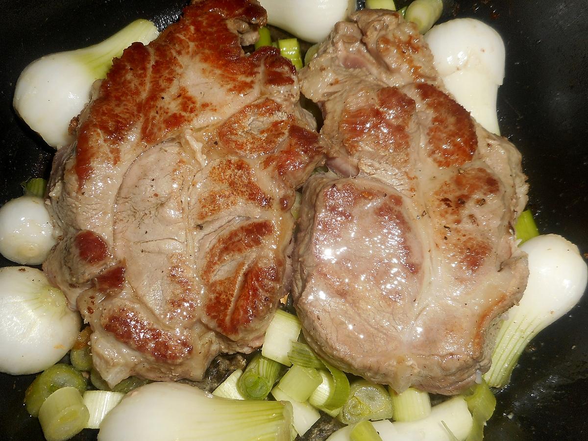 recette Pavé de porc aux oignons nouveaux et pleurotes