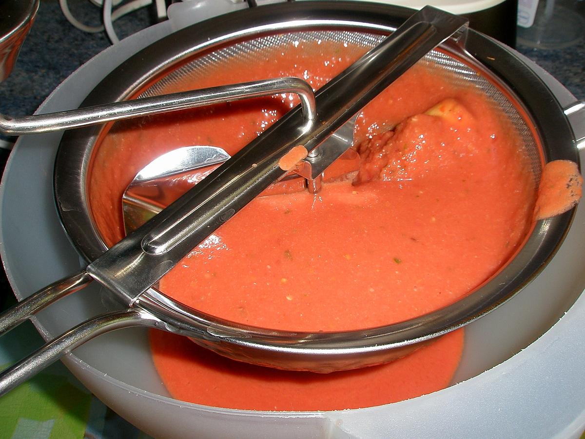 recette Soupe froide de tomates façon gaspacho