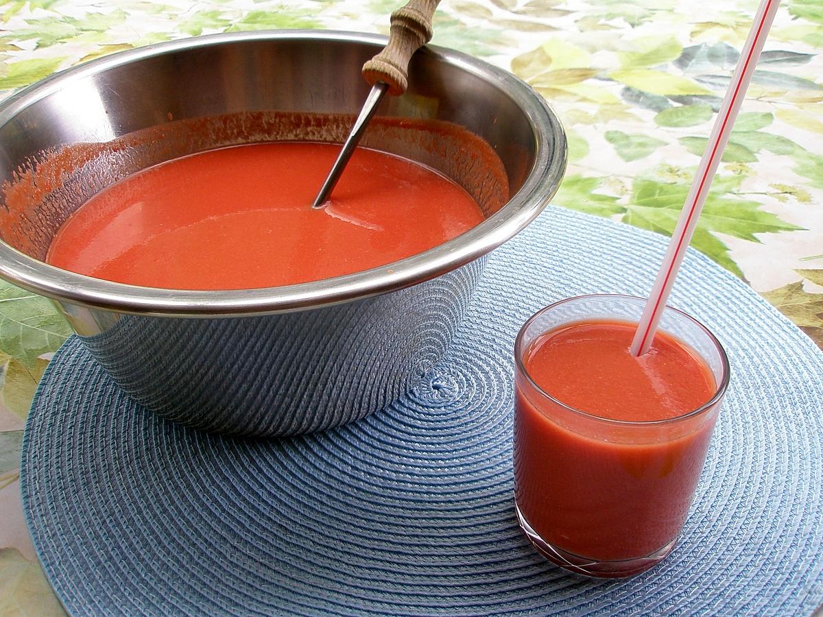 recette Soupe froide de tomates façon gaspacho