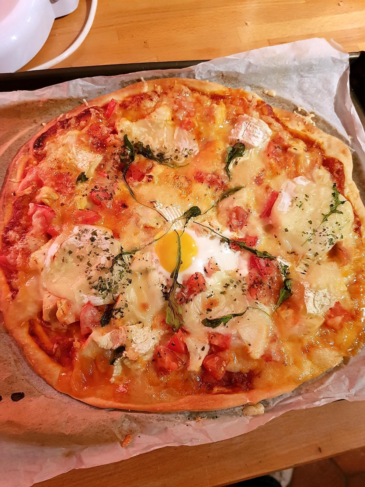 recette Pizza au poulet chèvre et camembert