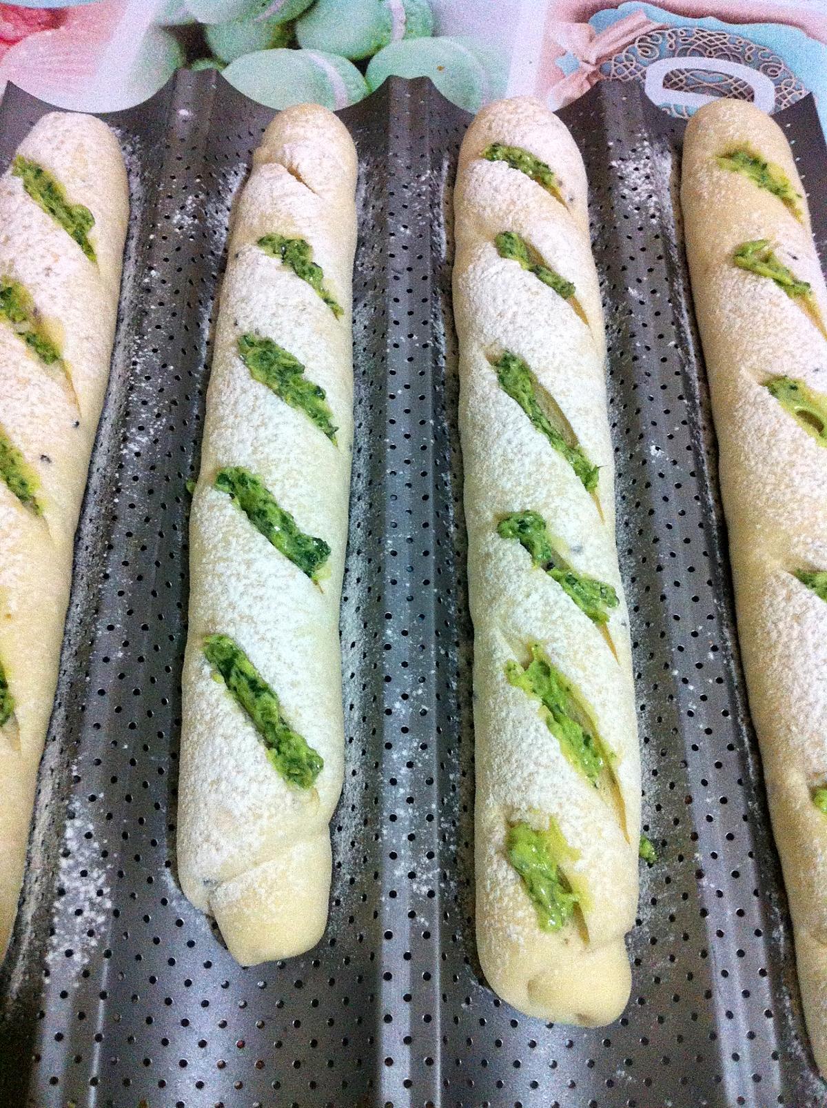 recette pain baguette a l'ail + beurre+persil