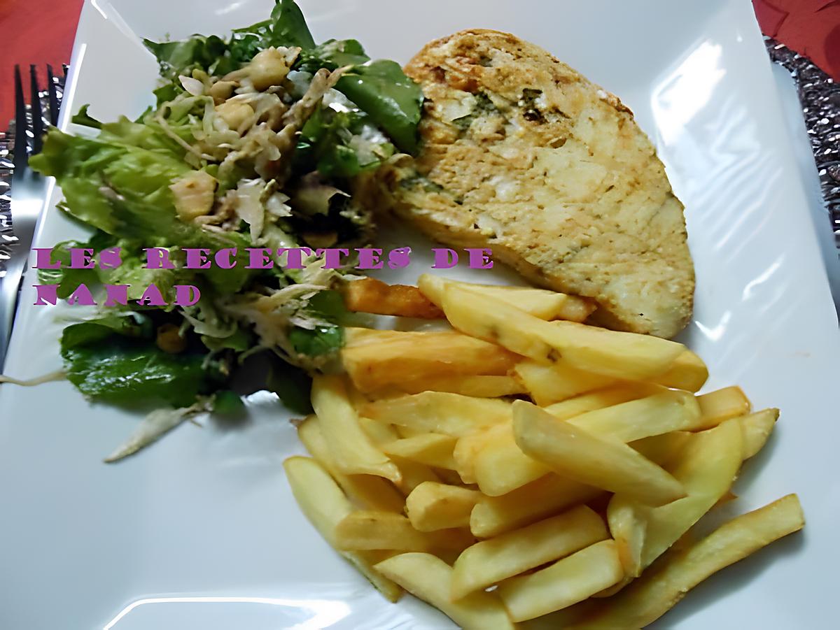 recette Steak de marlin(espadon) épicé et salade(roquette-laitue-chou-noisettes)