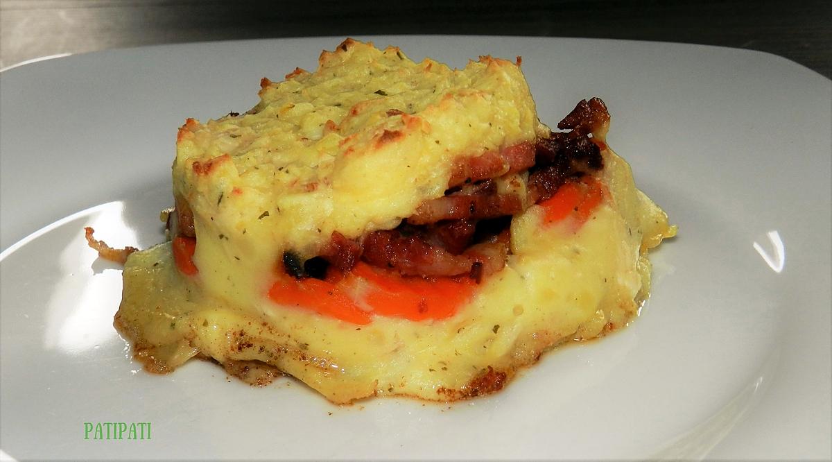 recette Mes carottes et ses lardons se faufilent entre deux couches de purée au fromage ail et fines herbes