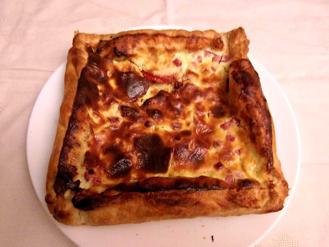 Recette de Tarte Tartare ( ail et fines herbes) Jambon Tomate