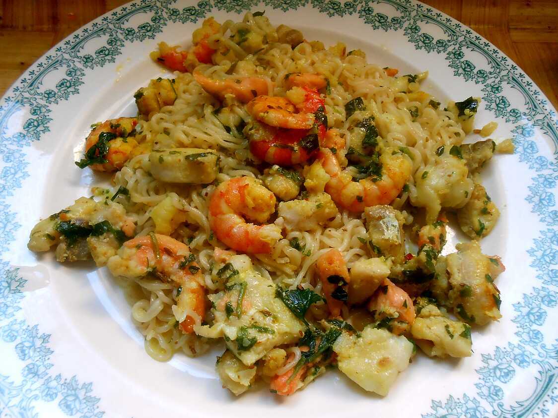 Recette de POELEE DU PECHEUR AUX NOUILLES CHINOISES