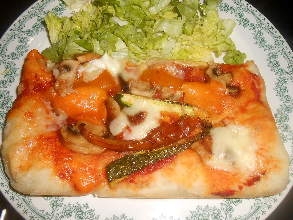 recette PIZZA  LEGUMES GRILLES ET QUATRE FROMAGES