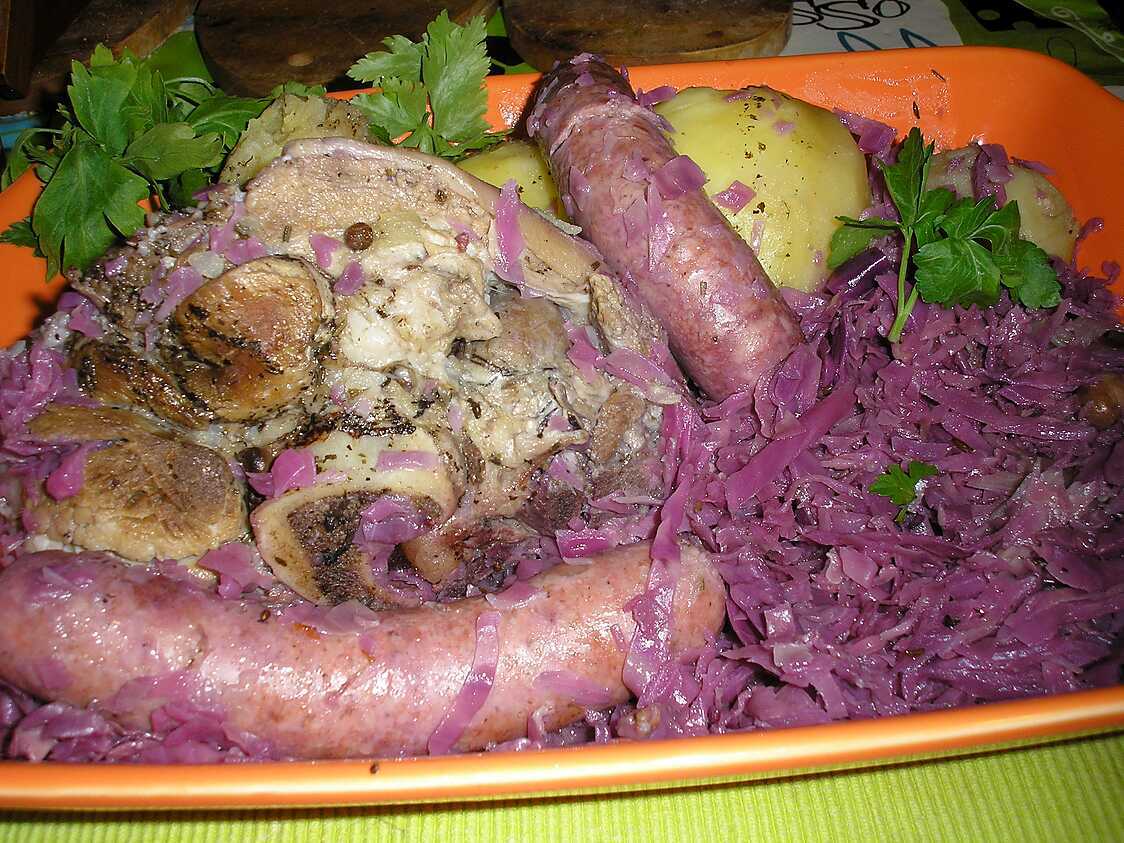 Recette de Jarret de porc et choucroute de chou rouge