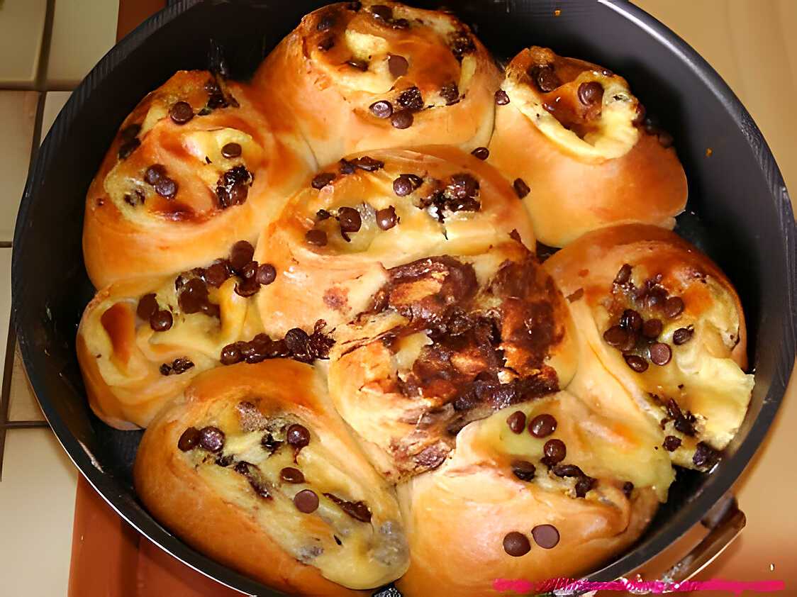 Chinois à la crème pâtissière et pépites de chocolat